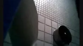 Чудова блондинка з п ...